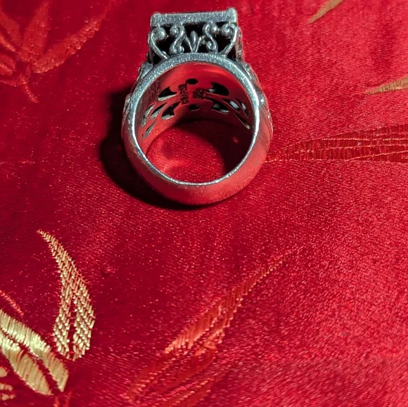 VINTAGE BARSE STERLING SILVER AND ONYX LARGE COCKTAIL RING - Picture 4 of 7